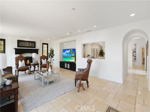 41  Balcony  , Irvine, CA