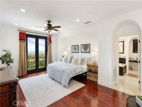 41  Balcony  , Irvine, CA