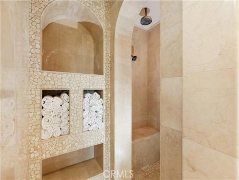 41  Balcony  , Irvine, CA