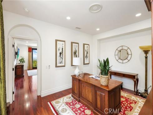 41  Balcony  , Irvine, CA