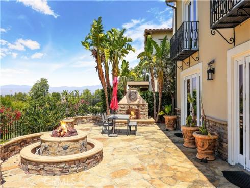 41  Balcony  , Irvine, CA