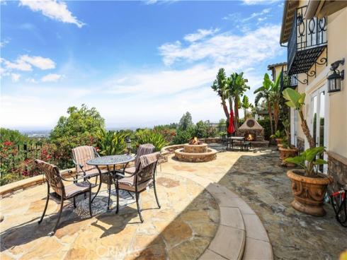 41  Balcony  , Irvine, CA