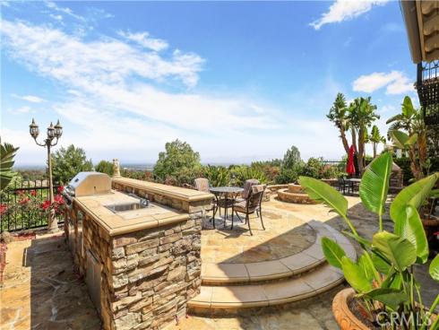 41  Balcony  , Irvine, CA