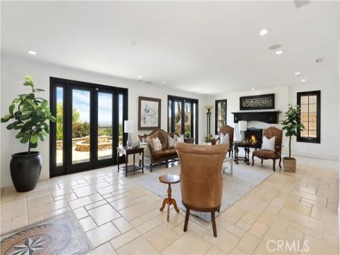 41  Balcony  , Irvine, CA