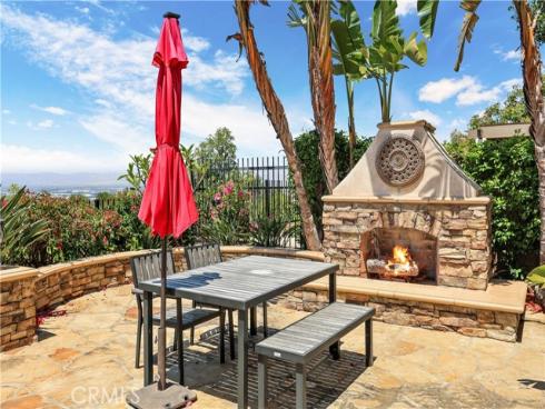 41  Balcony  , Irvine, CA