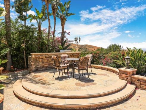 41  Balcony  , Irvine, CA