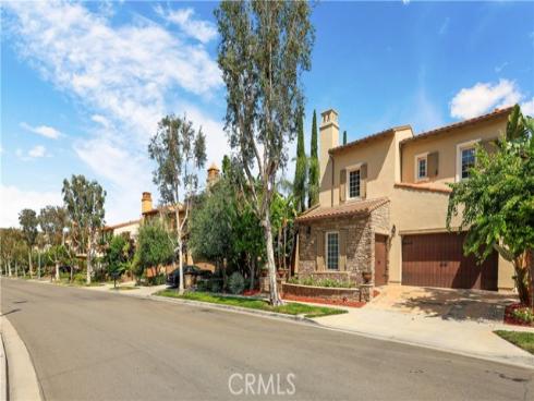 41  Balcony  , Irvine, CA