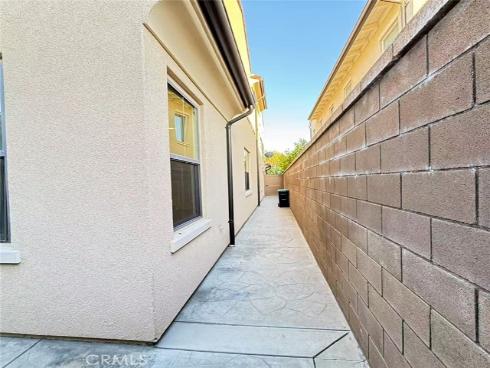 103  Alumroot  , Irvine, CA