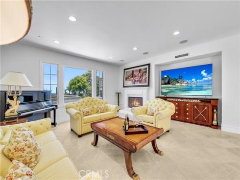 25  Village   Way, Irvine, CA