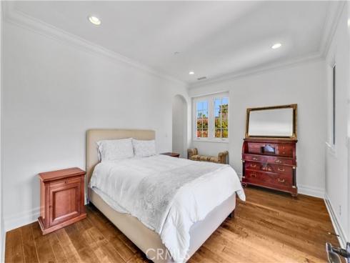 25  Village   Way, Irvine, CA