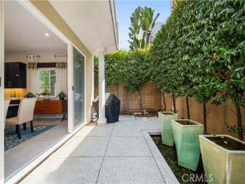 814  Beacon  , Irvine, CA