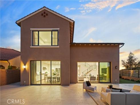 101  Lustro  , Irvine, CA