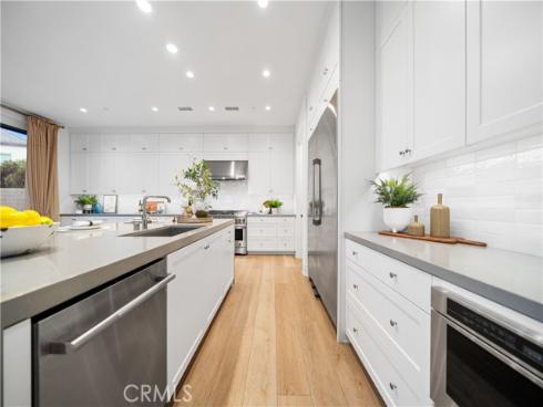 101  Lustro  , Irvine, CA