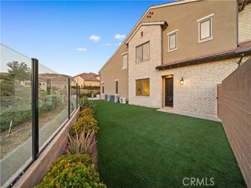 101  Lustro  , Irvine, CA