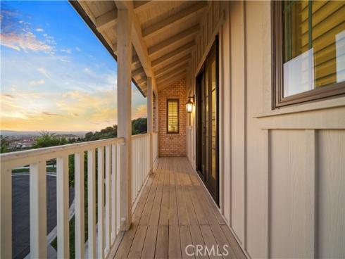 101  Lustro  , Irvine, CA