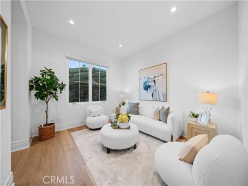 101  Lustro  , Irvine, CA