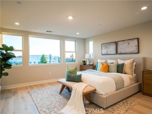 221  Stage  , Irvine, CA