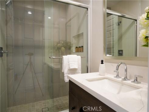 221  Stage  , Irvine, CA