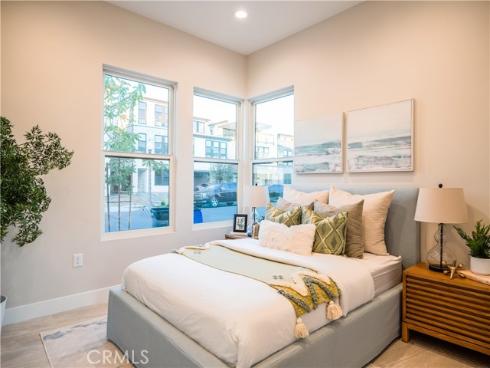 221  Stage  , Irvine, CA