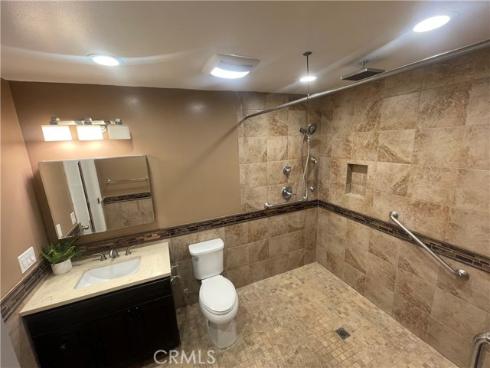 124  Tangelo  390 , Irvine, CA