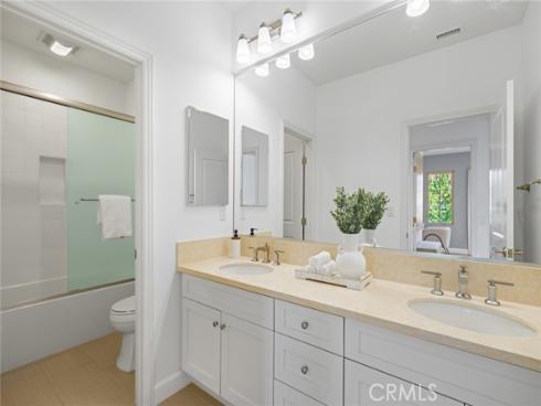 70  Livia  , Irvine, CA