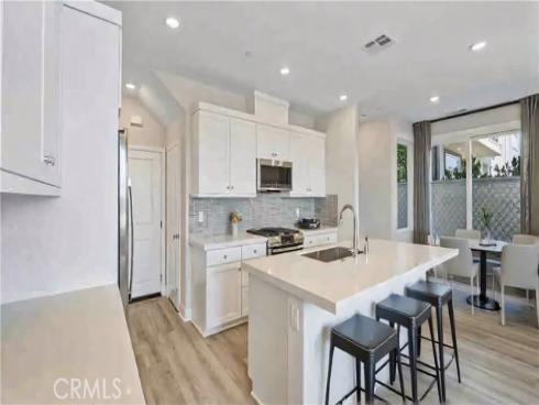 442  lobata  , Irvine, CA