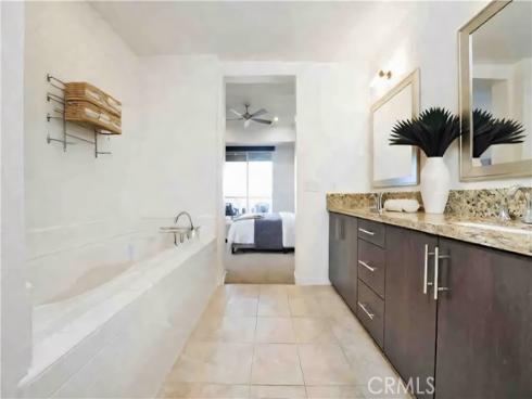 21  Gramercy  421 , Irvine, CA