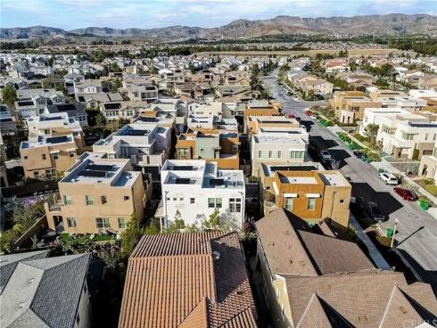 111  Newall  , Irvine, CA