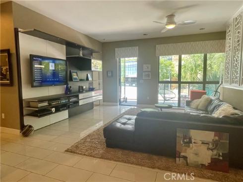 402  Rockefeller  118 , Irvine, CA