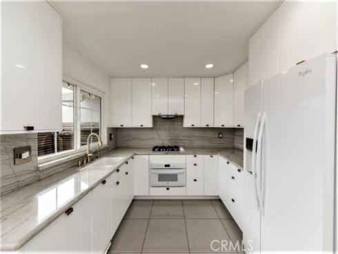 53  Oxford  14 , Irvine, CA