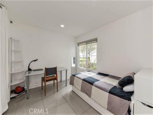 53  Oxford  14 , Irvine, CA