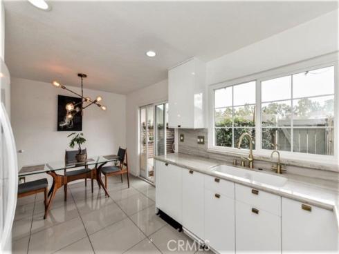 53  Oxford  14 , Irvine, CA