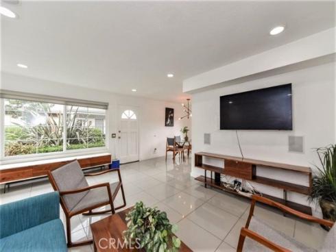 53  Oxford  14 , Irvine, CA