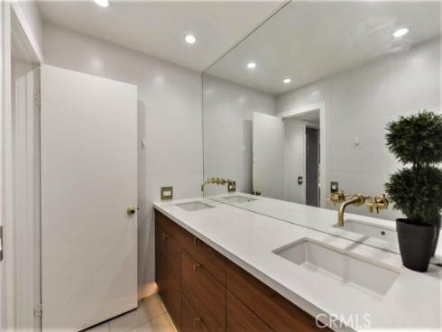 53  Oxford  14 , Irvine, CA