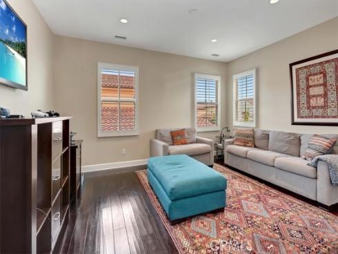 27  Looking Glass  , Irvine, CA