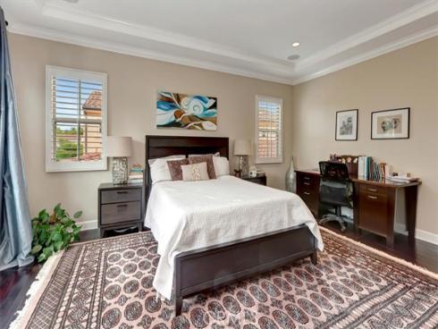 27  Looking Glass  , Irvine, CA