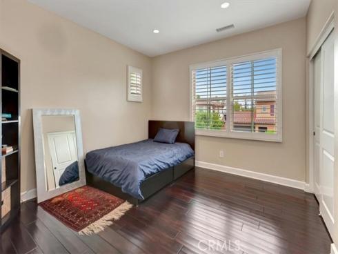 27  Looking Glass  , Irvine, CA