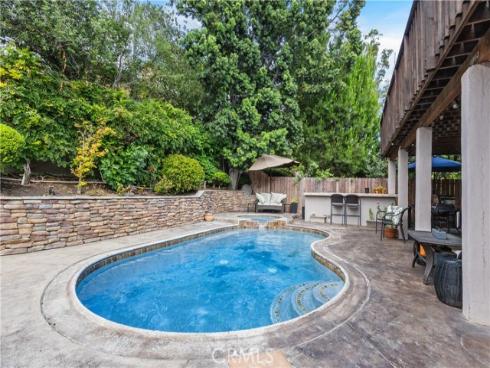 23  Red Coat   Place, Irvine, CA