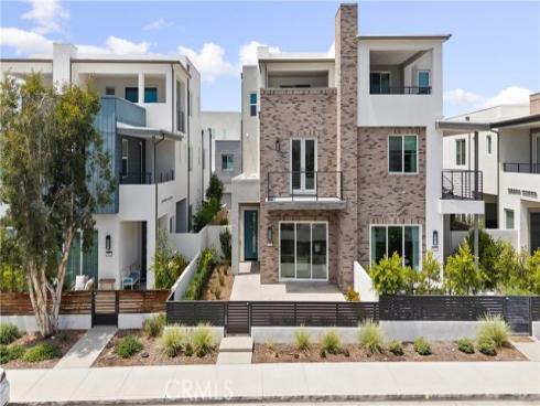 319  Novel  , Irvine, CA