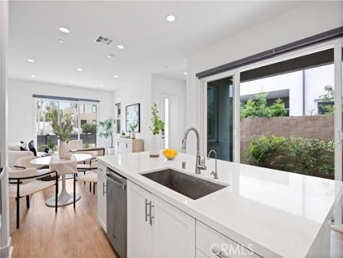 319  Novel  , Irvine, CA