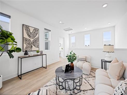 319  Novel  , Irvine, CA