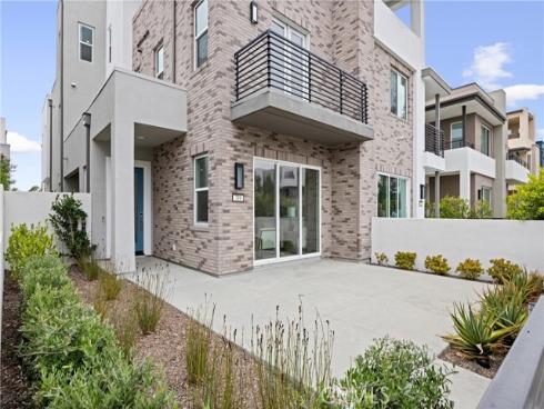 319  Novel  , Irvine, CA