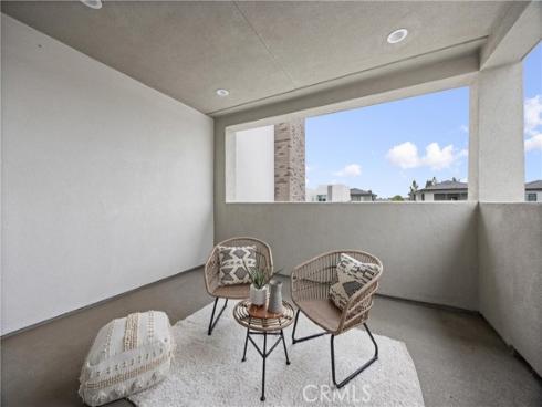 319  Novel  , Irvine, CA