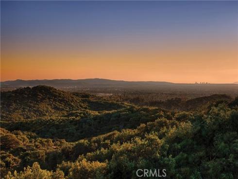 532  Fieldhouse  , Irvine, CA