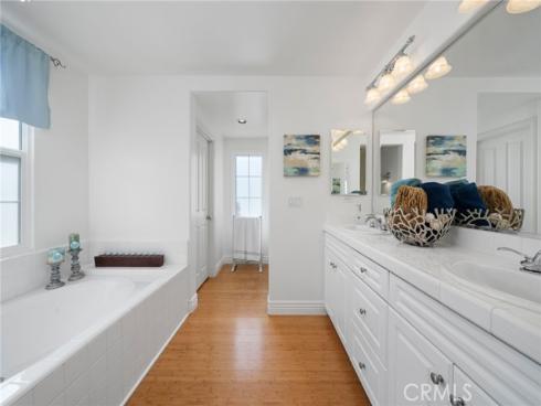 40  Waterspout  , Irvine, CA