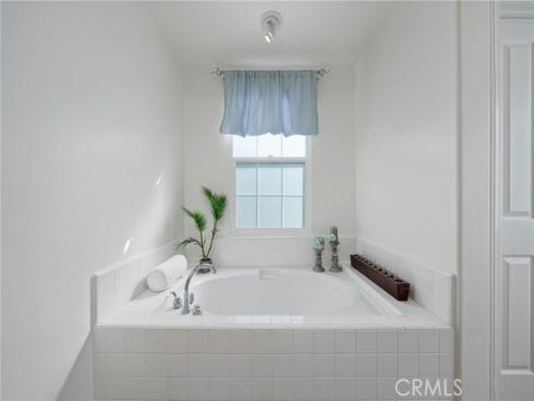 40  Waterspout  , Irvine, CA