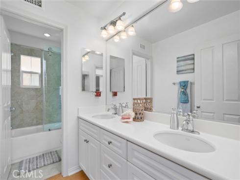 40  Waterspout  , Irvine, CA