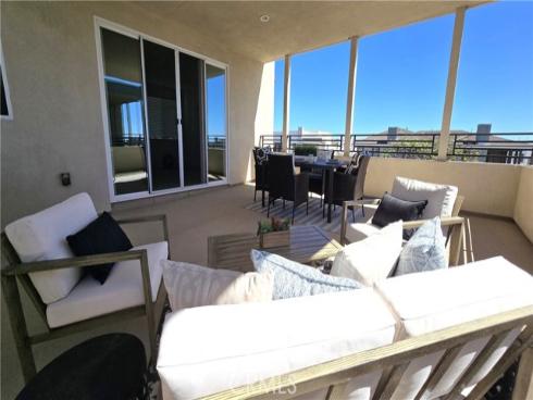 610  Cultivate  , Irvine, CA