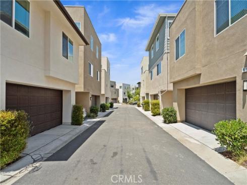 610  Cultivate  , Irvine, CA