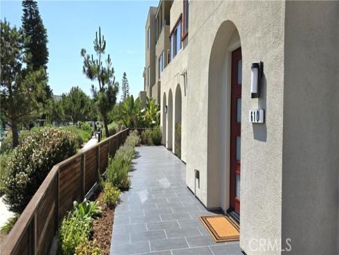 610  Cultivate  , Irvine, CA